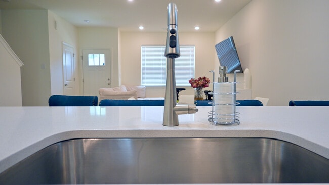 Building Photo - 3096 Spline Cir