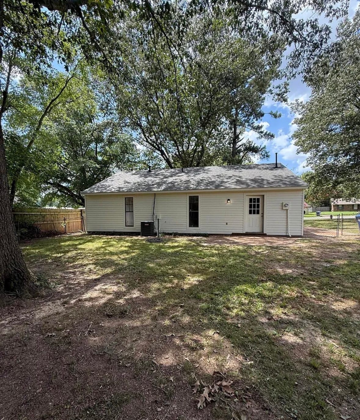 Building Photo - 6190 Carroll Cv W