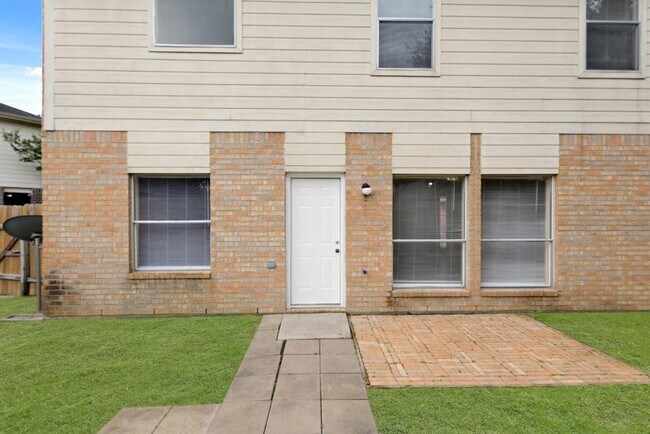 Building Photo - 12206 Innisfall Cir