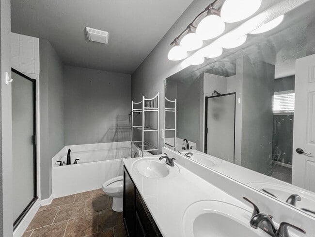 Building Photo - 74 Earnhardt Cir