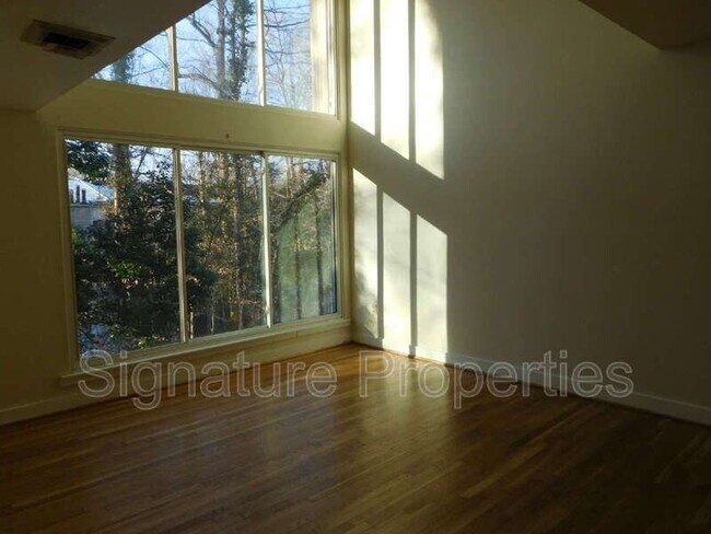 Building Photo - 10192 Iron Mill Rd