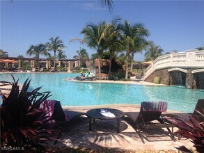 Building Photo - 9719 Acqua Ct