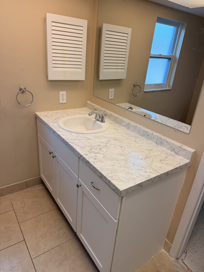 Building Photo - 10489 113th St N