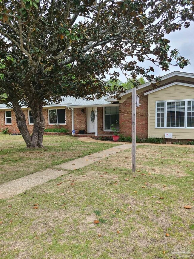Building Photo - 3910 Langley Ave
