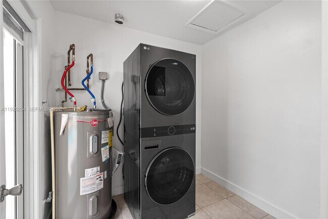 Building Photo - 5103 SW 128th Pl