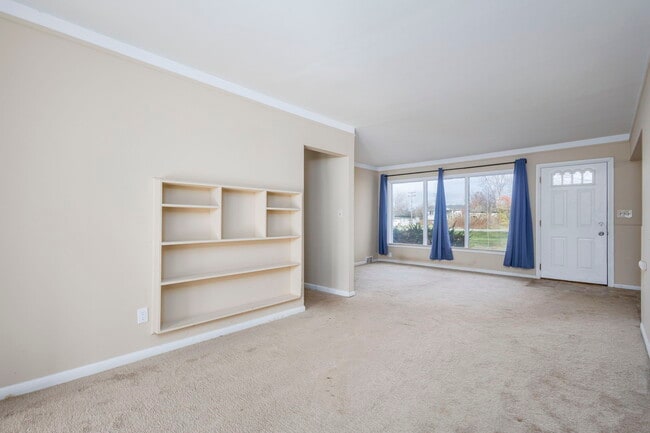 Building Photo - 8620 Milan-Oakville Rd