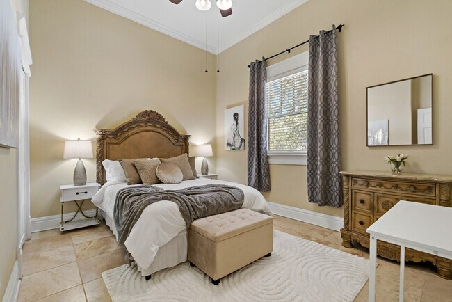 Building Photo - 611 S Orleans Ave