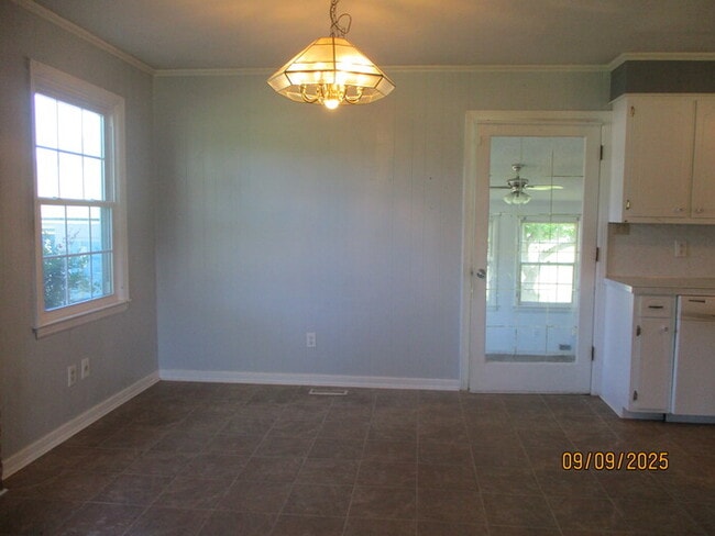 Building Photo - 1040 Hugo Dr