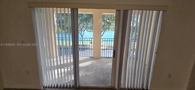 Building Photo - 2589 Centergate Dr