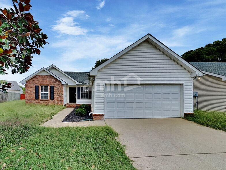 Primary Photo - 3050 Weybridge Dr