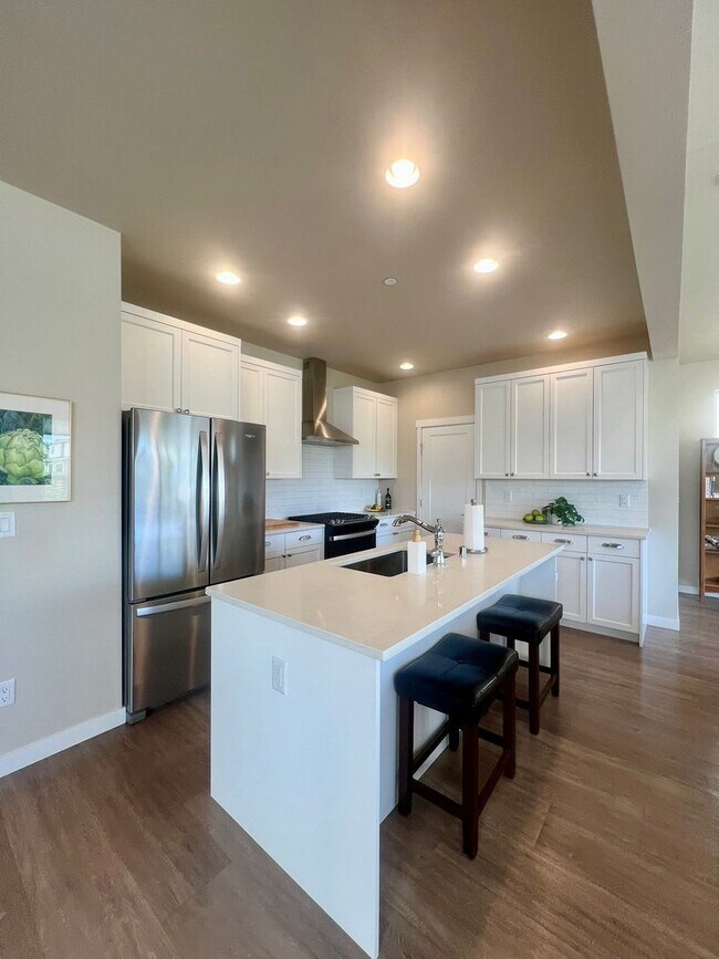 Building Photo - BEAUTIFUL 3Bd 2.5Ba energy efficient home ...