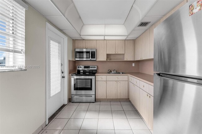 Building Photo - 14180 SW 84th St