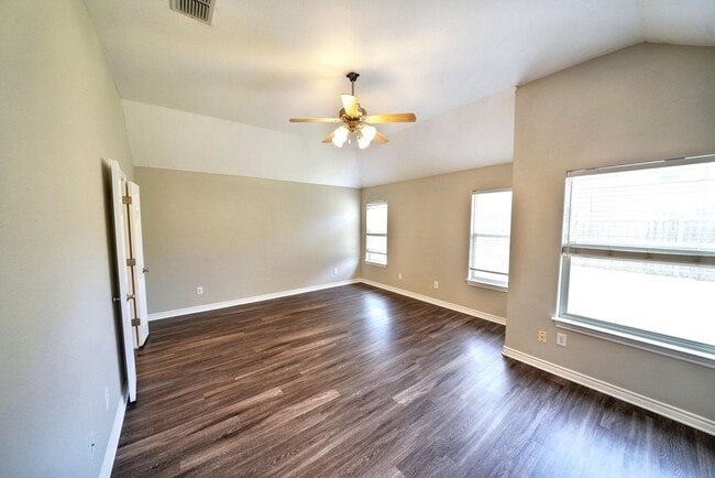 Building Photo - Stunning 4-Bedroom Home in Live Oak Hills,...