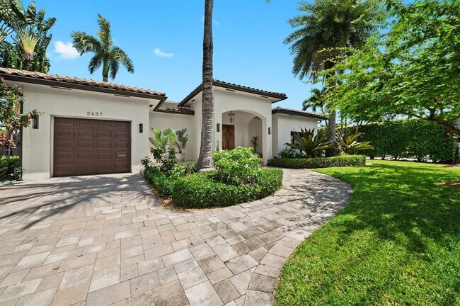 Building Photo - 2437 Castilla Isle