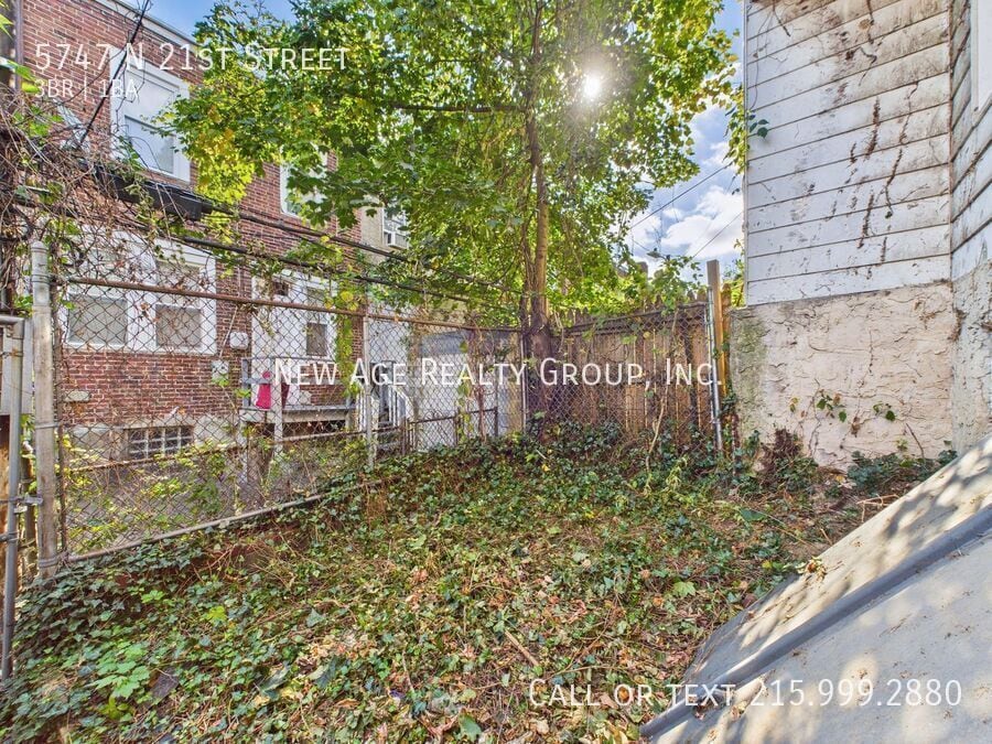 Building Photo - 5747 N 21st St