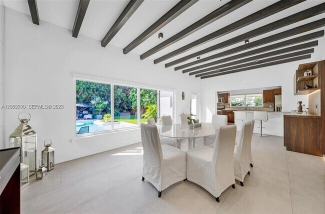 Building Photo - 3531 SW 1st Ave