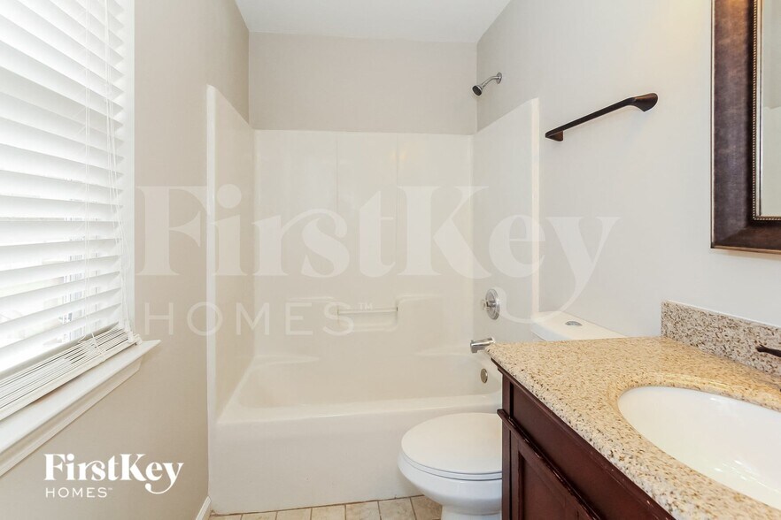 Building Photo - 16126 Amber Field Dr