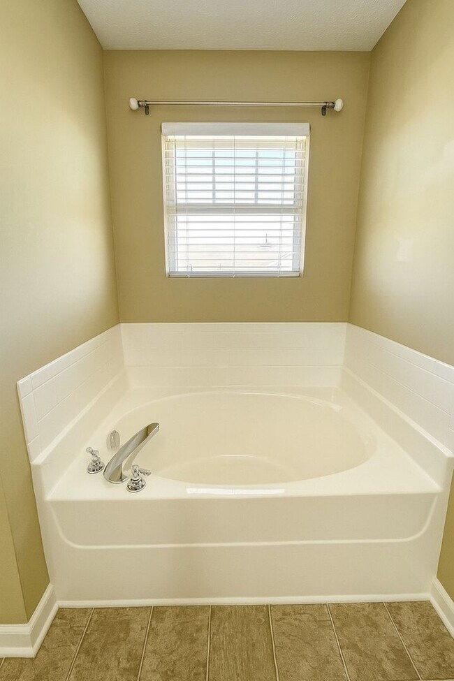 Building Photo - Spacious 4BR House in Cane Ridge Farms