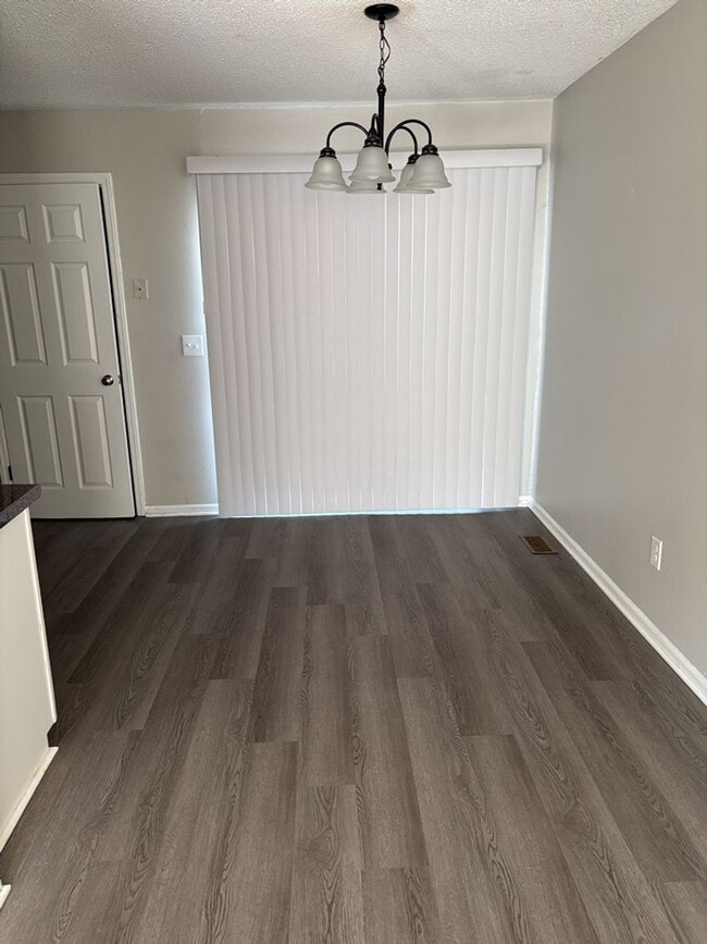 Building Photo - Beautiful Two-Story Home in Cayce