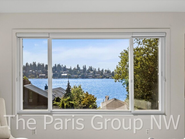 Building Photo - Stunning 3 Story Kirkland Water View Home ...