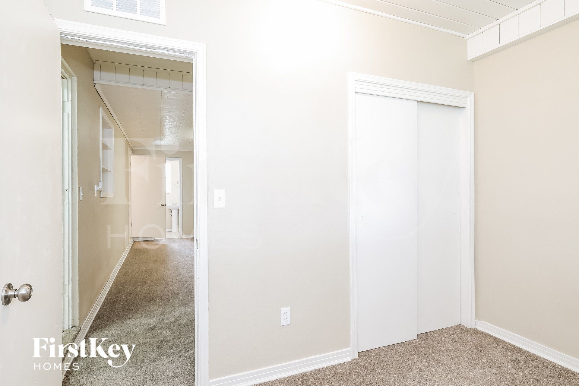 Building Photo - 1621 Mockingbird Ln