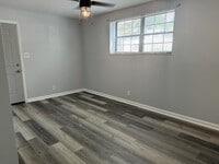 Building Photo - 118 Walsh Ln