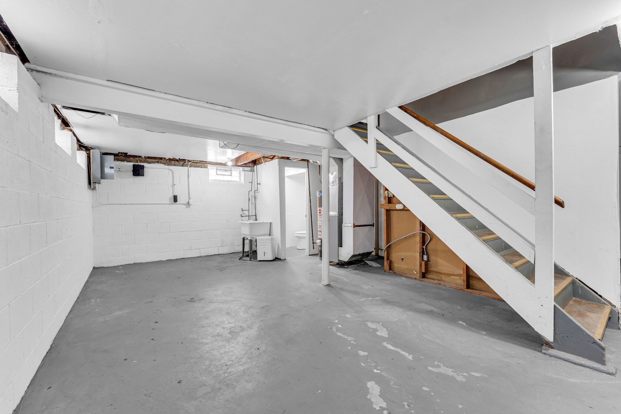 Building Photo - 4176 E 148th St