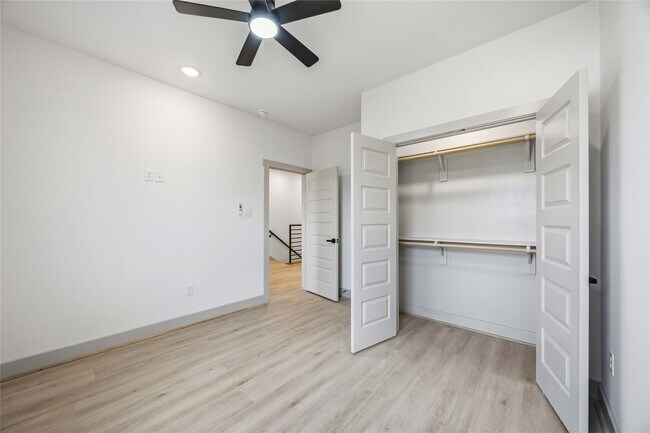 Building Photo - 7555 Calhoun Rd