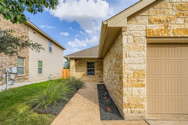Building Photo - 6905 Crestone Rd