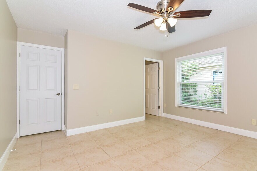 Building Photo - 1013 Eagles Forrest Dr