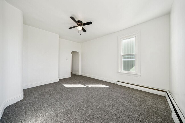 Building Photo - 623 Spruce St