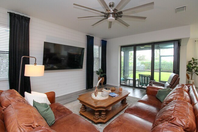 Building Photo - ** STUNNING 2012 NEW CONSTRUCTION 3/2 HOME...