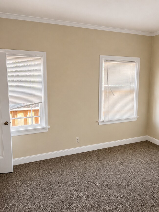 Building Photo - Available 6/25. Large 5 bed house, 5-minute walk to Cal Poly. 0.2 miles to campus, parking includ...