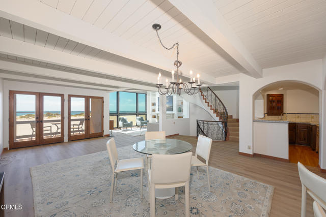 Building Photo - 3265 Ocean Dr