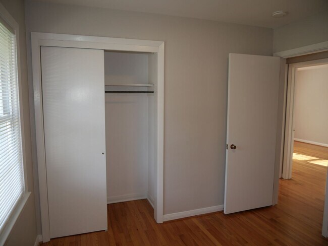 Building Photo - 8 Terrace Dr