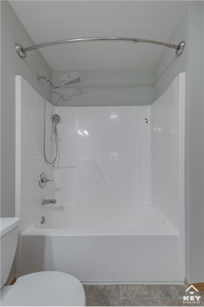 Building Photo - 565 N Bristol Ct