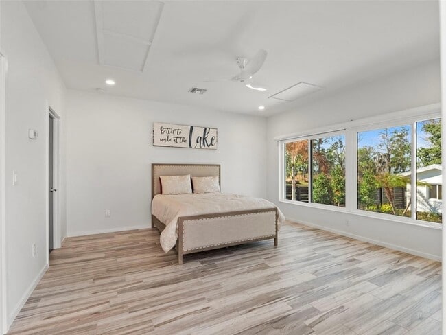 Building Photo - 1021 Temple Grove Pl