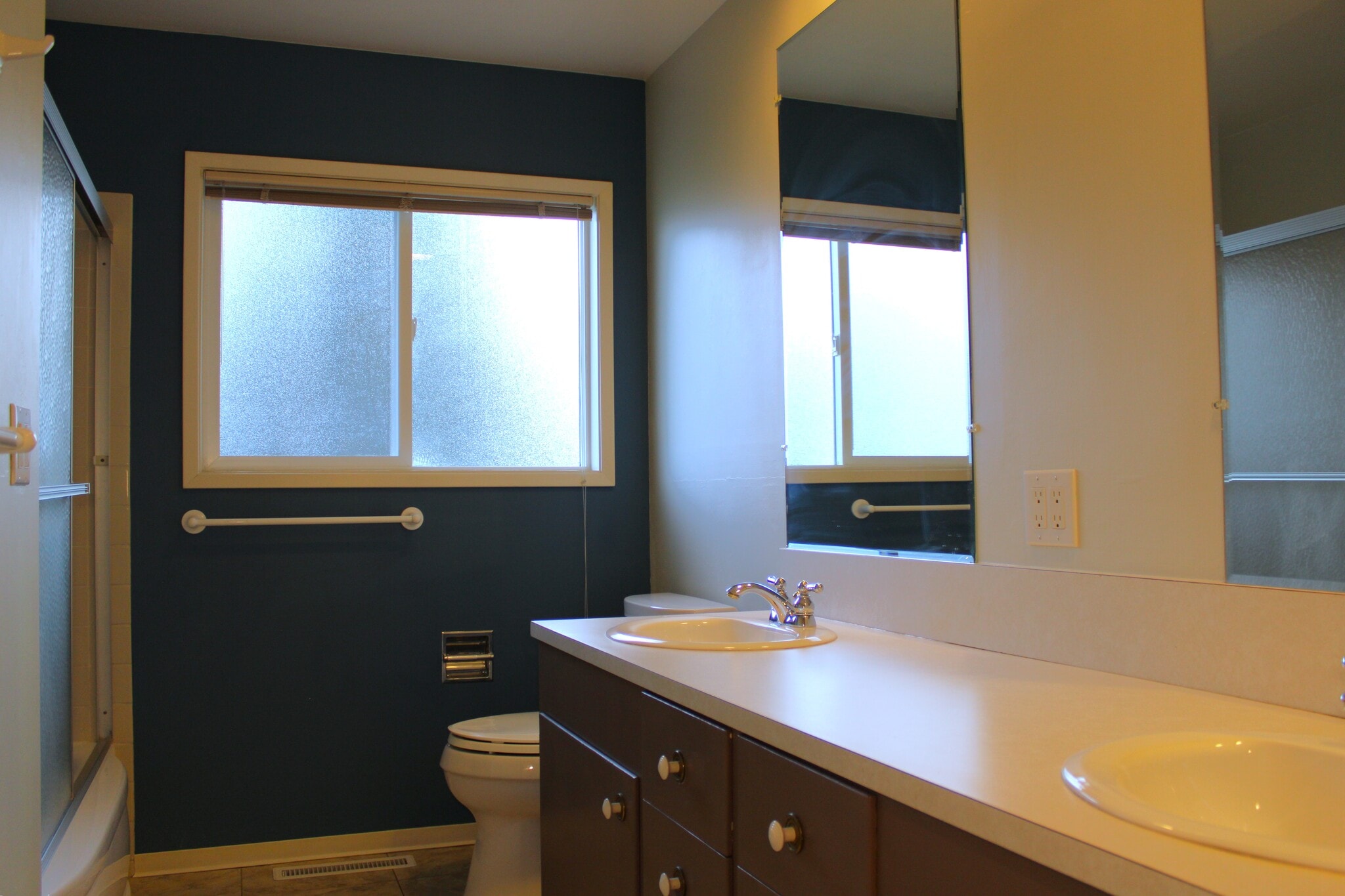 Building Photo - 1219 1st St