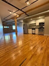 Building Photo - 148 S River Ave