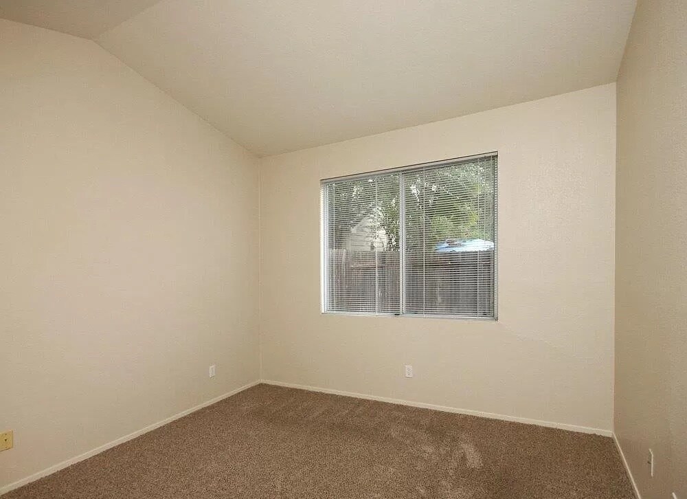 Building Photo - 9409 Laguna Pointe Way