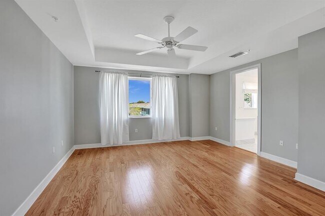 Building Photo - 1861 Coral Heights Blvd