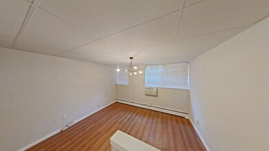 Building Photo - 1030 E Lancaster Ave