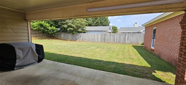 Building Photo - 738 Summer Ln