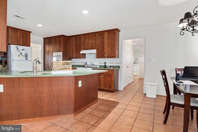 Building Photo - 410 Aldots Ln