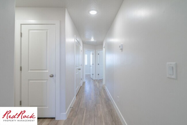 Building Photo - 1005 Tortoise Rock Dr