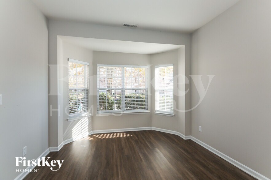 Building Photo - 5911 Parkstone Drive