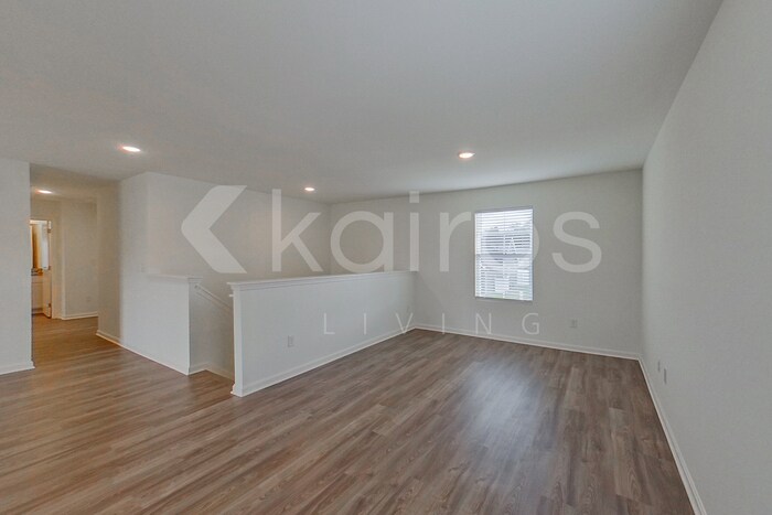 Building Photo - 285 Gaston Cir