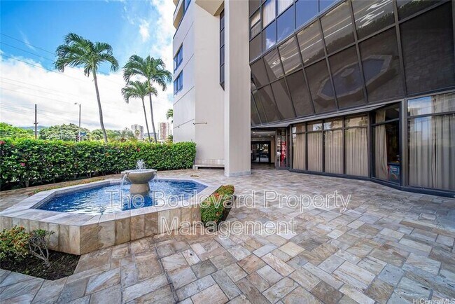 Building Photo - 2499 Kapiolani Blvd