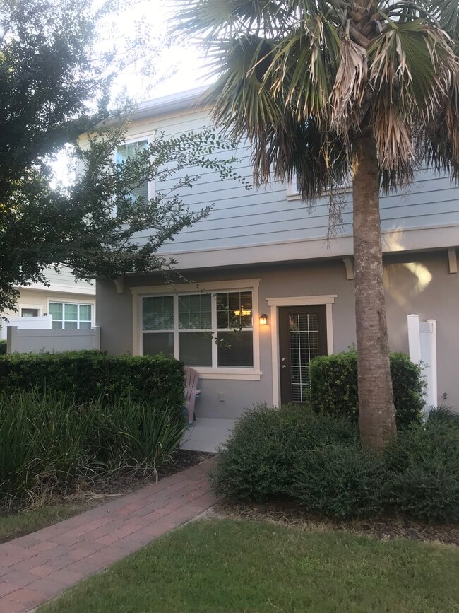 Building Photo - 880 Taramundi Dr