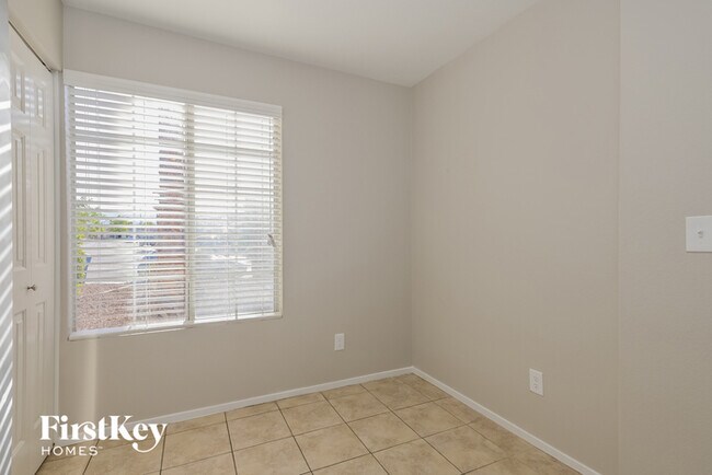 Building Photo - 5576 Summer Joy St